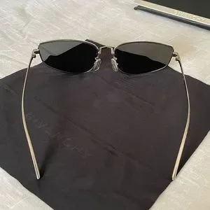 Givenchy | Accessories | Givenchy Speed Sunglasses In  display picture 2
